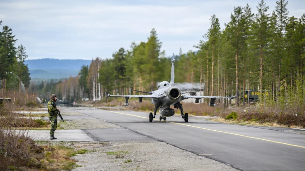 Norrbottens flygflottilj, F 21, kommer under ett par veckor genomföra mörkerflygningar som ett övningsmoment för piloter och flygtekniker. 