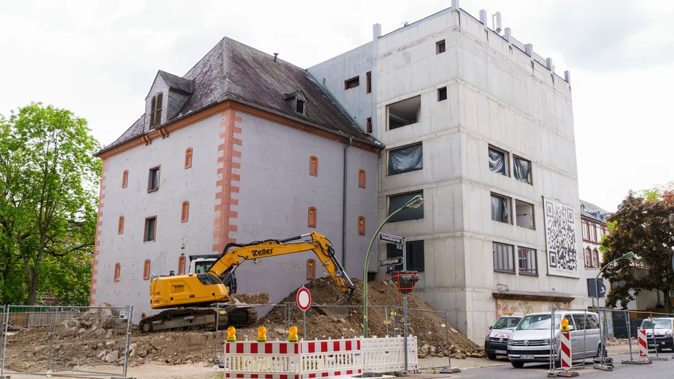 Bomben hittades vid ett grävarbete i Frankfurt i Tyskland.