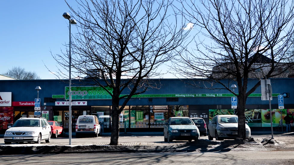 Varför läggs busshållplatser på ett litet stadsdelstorg som Torbjörns torg, skriver Nicole Carpman och Torbjörn Albért