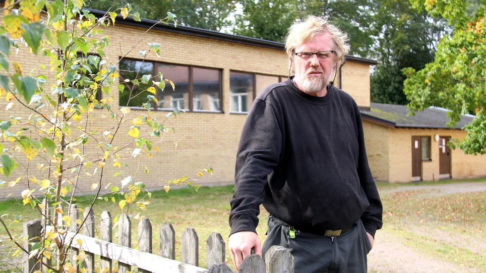 Politikern, egenföretagaren och Björkforsbon Ulrik Saanum (LPo) får, om kommunens beslut inte överklagas, köpa Björkfors gymnastiksal.