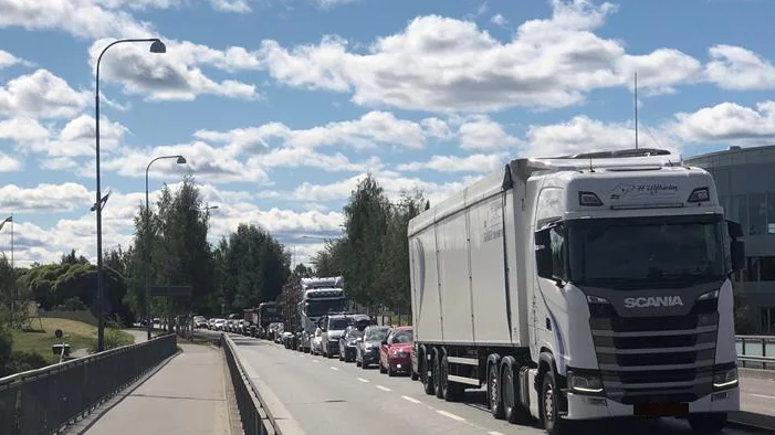 Stopp på Viktoriabron. 