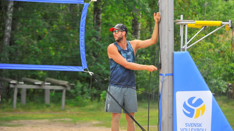 Linus Tholse har bra minnen från beachvolleytouren på hemmaplan. Två av de tre tillfällena har han vunnit. Men det var på torget. I år flyttar man till Frisksportartorpet. 