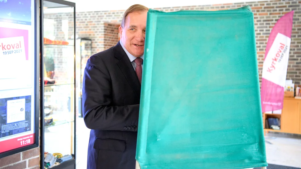 Socialdemokraternas partiledare och statsminister Stefan Löfven har, i Årsta kyrka i Stockholm, förtidsröstat i kyrkovalet.