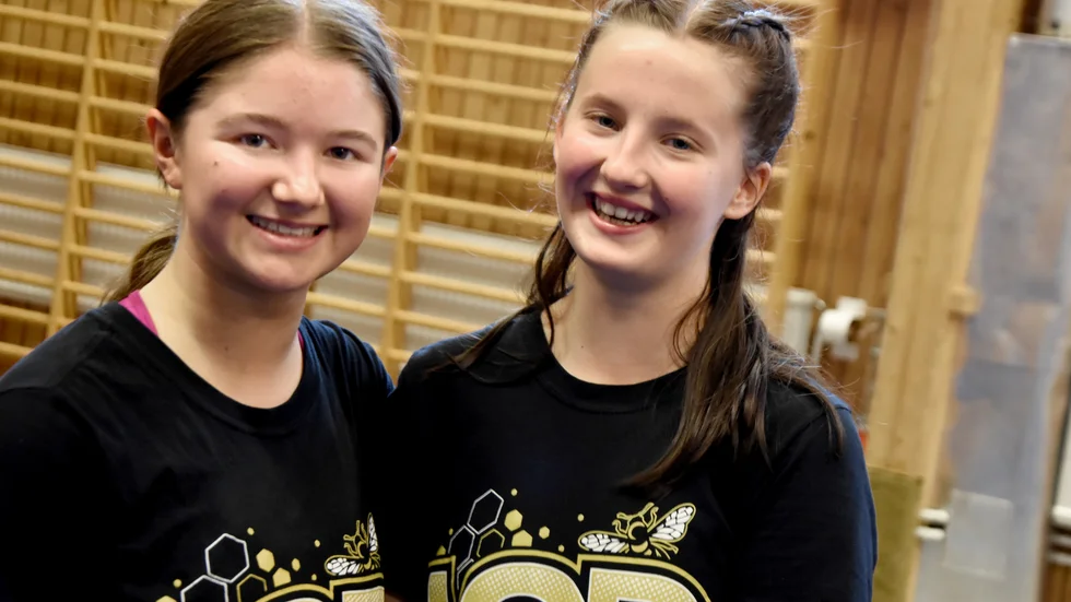 Julia Forsström till vänster och Sofia Markström gläds åt den kommande säsongen, som förhoppningsvis innebär betydligt fler tävlingar än den förra- 