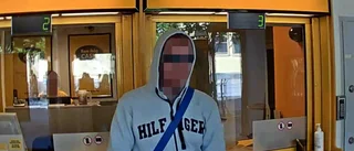 Ryckte väska från äldre dam • Jagades av vittnen på platsen