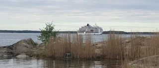 Tysk äventyrskryssare på besök i skärgården – passagerare åkte genom Trosa på gummibåtar