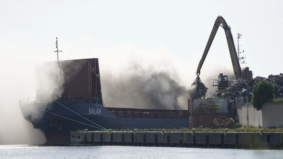 Det har brunnit i ett fartyg i Landskrona hamn.