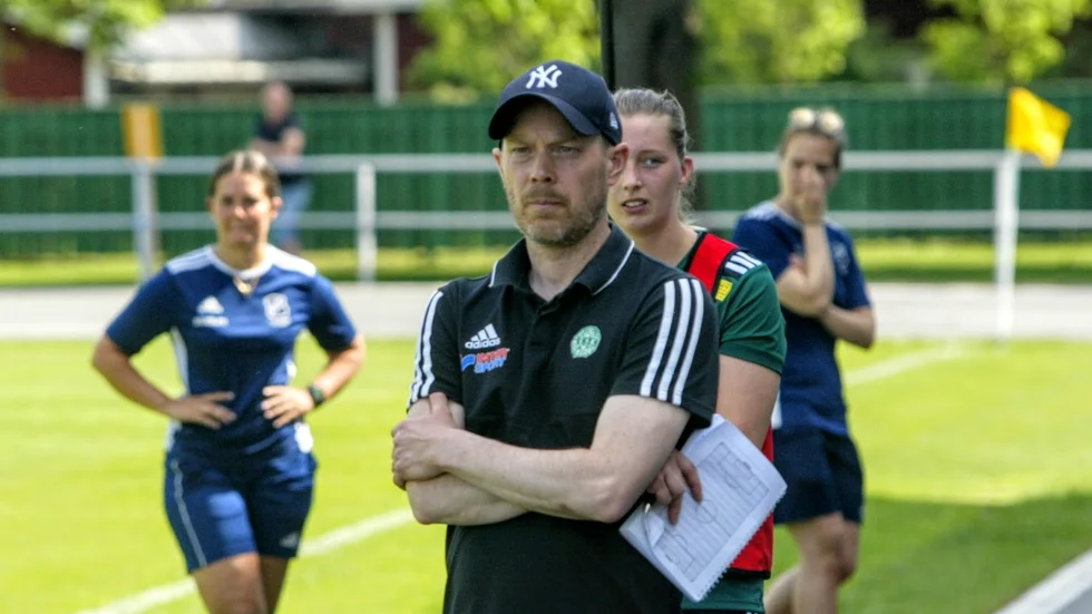 ESK-tränaren Mattias Hemlin var besviken efter premiären.