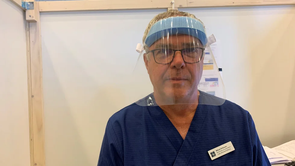 När Enköpings-Posten träffar Mikael Eriksson har han just vaccinerats EP:s reporter mot Covid-19.
