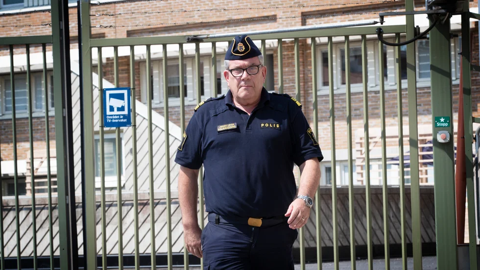 "Vi införde samma åtgärd förra året och då var det stängt i åtta veckor", säger Johan Levin som är chef för lokalpolisområde Nyköping, med anledning av att de nu stänger lokalkontoren till och med vecka 5.