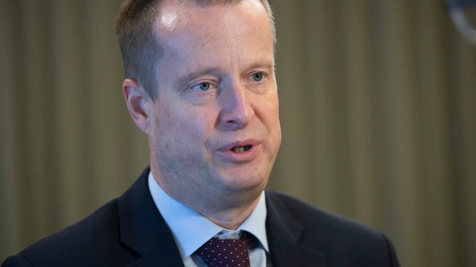 Regeringens och digitaliseringsminister Anders Ygemans (S) mål om att alla ska ha tillgång till snabbt internet kommer bli svårt att nå. 