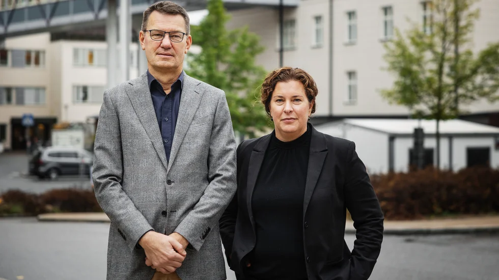 Johan Lugnegård, chefsläkare, och Anna Wadenhov, HR-chef, på Akademiska sjukhuset säger att det är uppenbart att man behöver vässa erbjudandet för att locka sjuksköterskor.