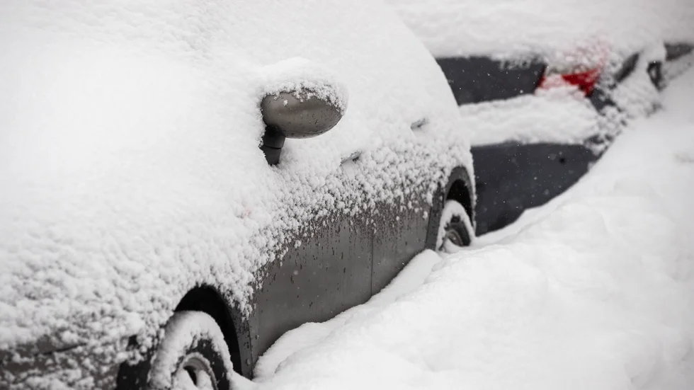 Snöfallet väntas fortsätta under söndagen. Arkivbild