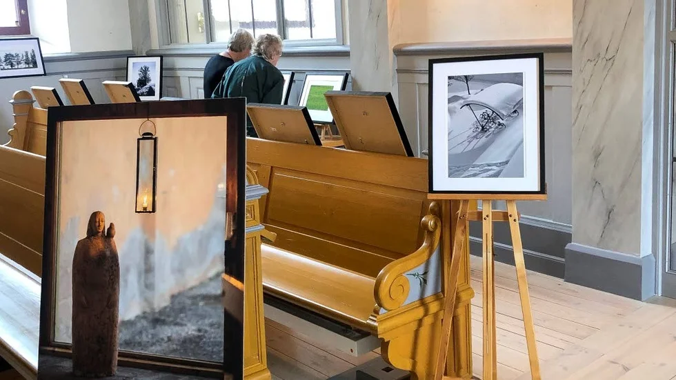 Fotoutställnigen "Heligt rum – en bit av himlen" ska locka besökare till sommarkyrkan.