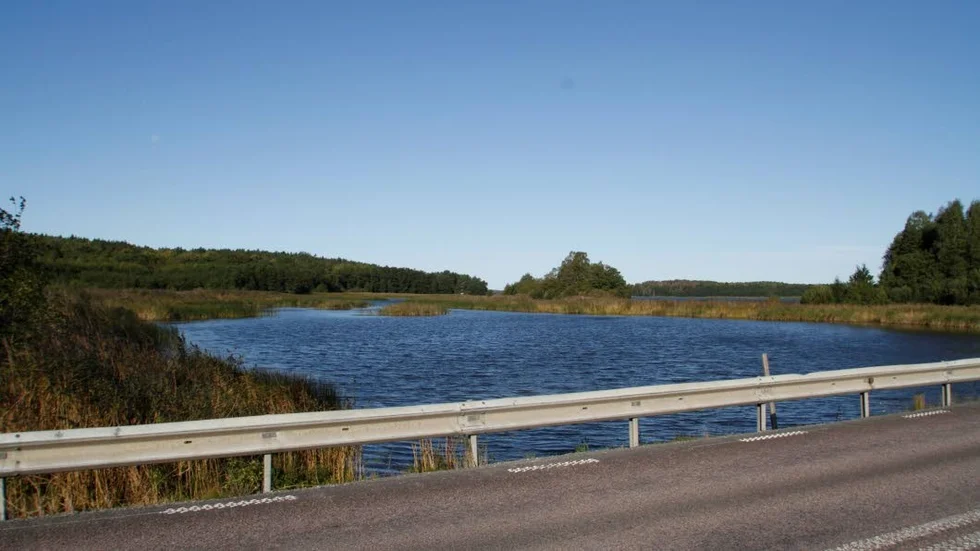 Krister Hagelins båt plundrades här i gränslandet mellan Strängnäs och Enköpings kommuner.