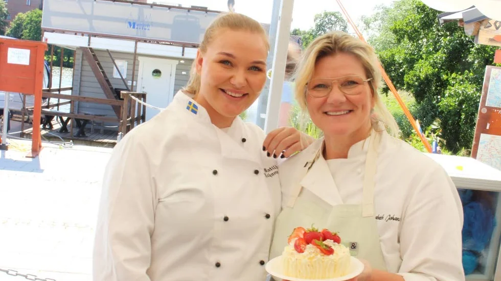 Mathilda Johansson och Elisabeth Johansson, som är känd från tv-programmet "årets sockerbagare".