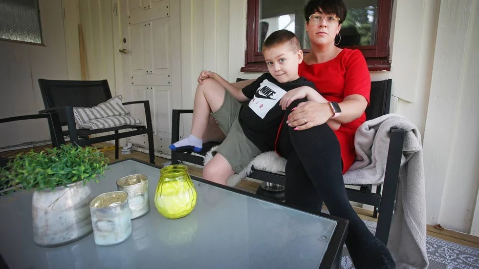 "Hur ska vi kunna anställa någon som kommer hit på morgonen, hjälper till en timme, går upp i rök för att komma tillbaka på eftermiddagen och sedan igen till middagen?" säger Pernilla Thörne som har svårt att vara glad åt de knappt 20 timmar per vecka Odin beviljats stöd.