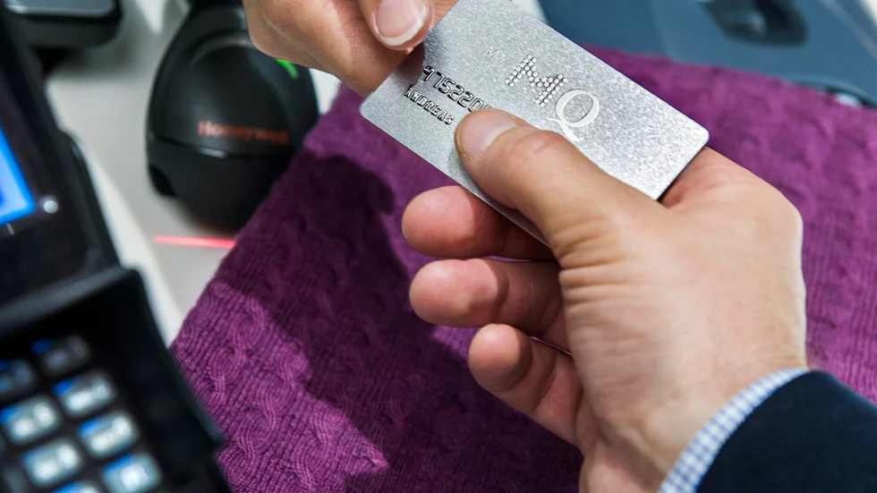 Medlemskap i företag betyder exklusiv tillgång till information. Det vill säga reklam, anser insändarskribenten.