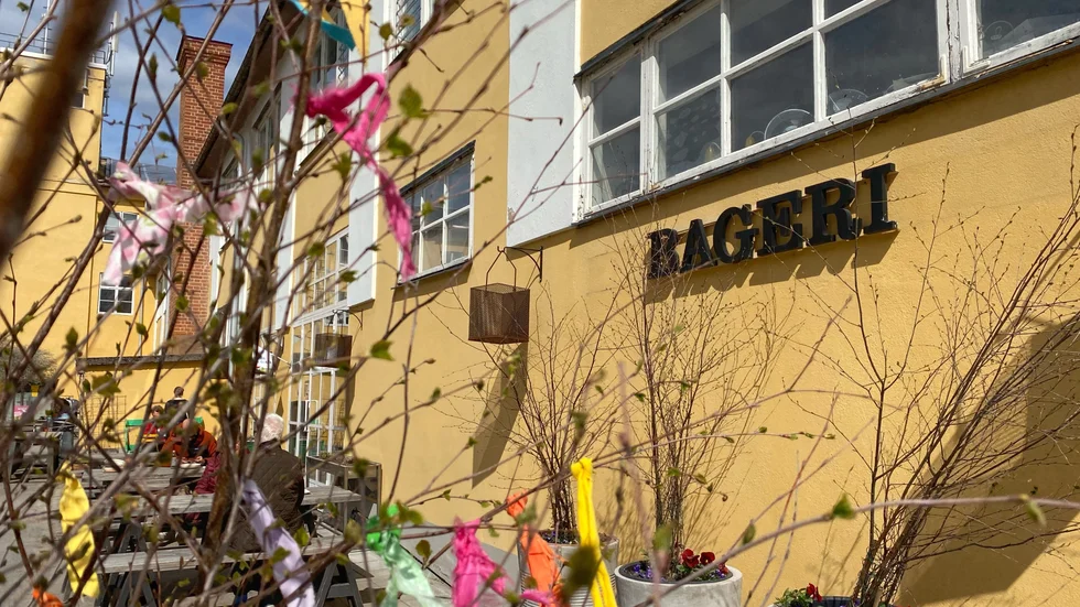 Halva skylten har plockats ner från Gula industrihusets fasad, där bageriet öppnade 2010. Det som tidigare hette Printz bageri heter numera Bageri speceri.