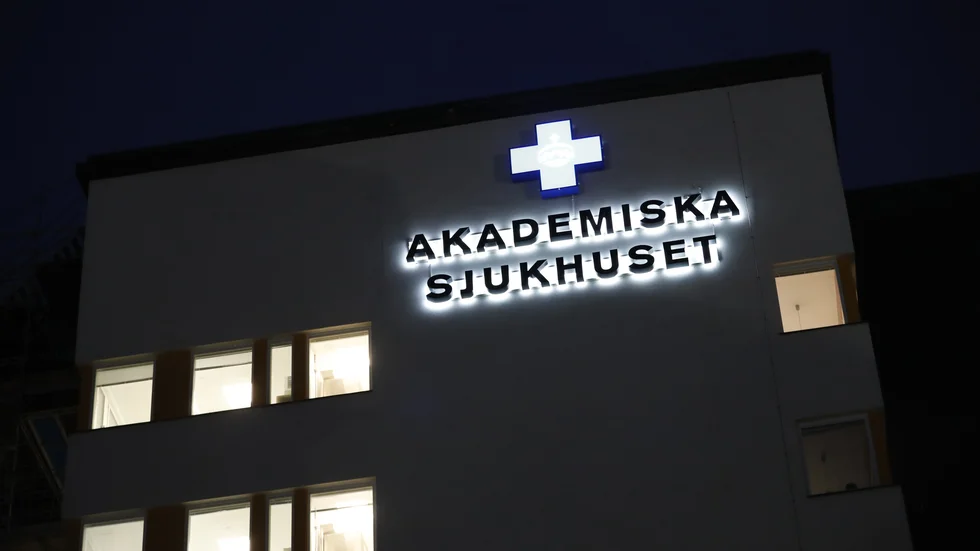 På Akademiska sjukhuset får barnmorskorna äta om de hinner, skriver Mikaela Trolle och Ida Persson. 