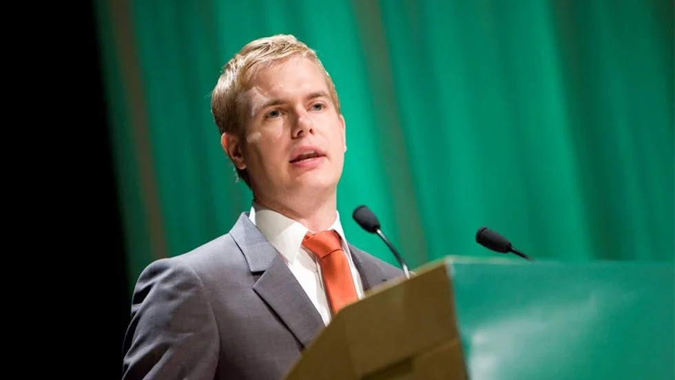 Gustav Fridolin har skrivit ett brev till utbildningsministern Jan Björklund där han ställer frågan om varför Gotland inte ska ha någon YH-utbildning.