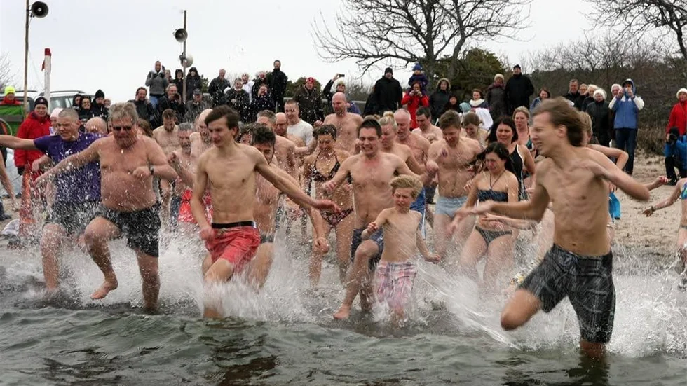Friskt. Vårdoppet 2012 lockade 59 ut i det kalla vattnet.