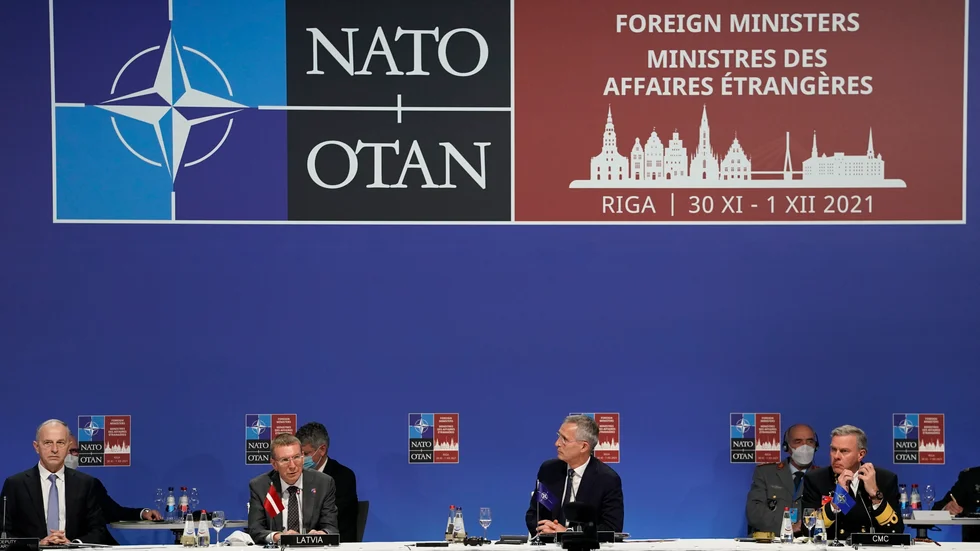 Natos generalsekreterare, tvåa till höger, under ett möte med Natoländernas utrikesministrar i Riga i Lettland i november 2021. Arkivbild.