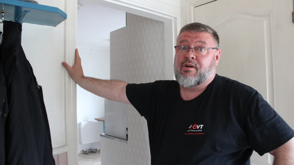 Peter Sterling har upprepade gånger sökt svar från kommunen om när boende längs Önhultsvägen ska kunna få bredband via fiber. "Jag vill veta om vi pratar om år 2027 eller 2035", säger han och berättar att han övervägt att flytta från kommunen.