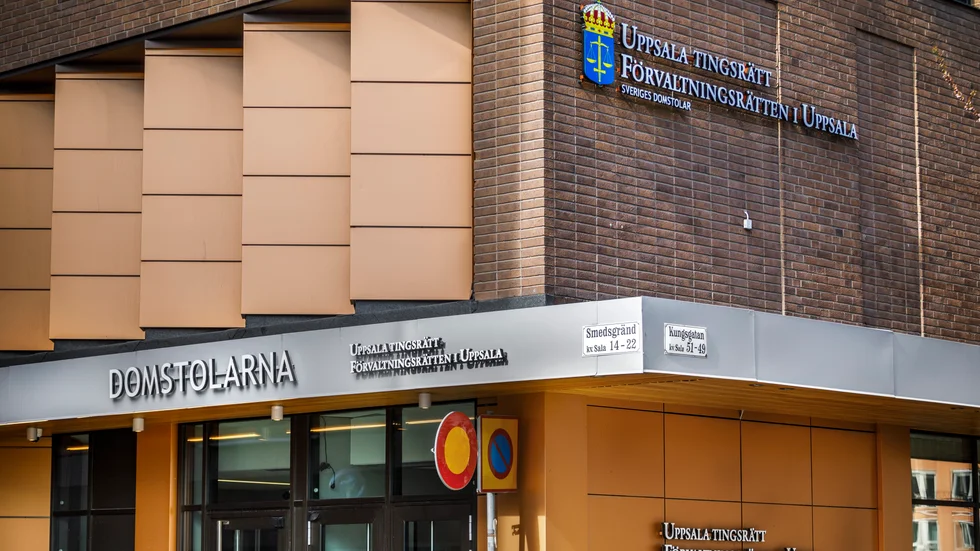 Ett familjehemspar från Uppsala väntas på onsdagen bli åtalade vid tingsrätten för att ha gett en flicka som var placerad hos dem för lite mat. 