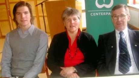 Centerorganisationerna på Gotland har ett relativt nytt ordförandelag. Ann-Christin Wallin valdes för centerkvinnorna i lördags och såväl CUF:s Hans Olsson (till vänster) som centerpartiets Björn Larsson valdes vid respektive årsmöten i fjol. Foto: Hans E. Andersson