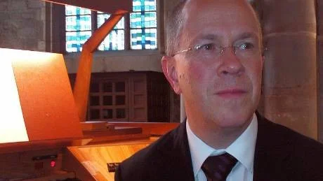 Domkyrkoorganist. Claes Holmgren i St. Reinoldi Kirche i Dortmund