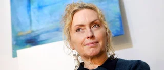 Charlotte Smitterberg speglar sig i landskapet