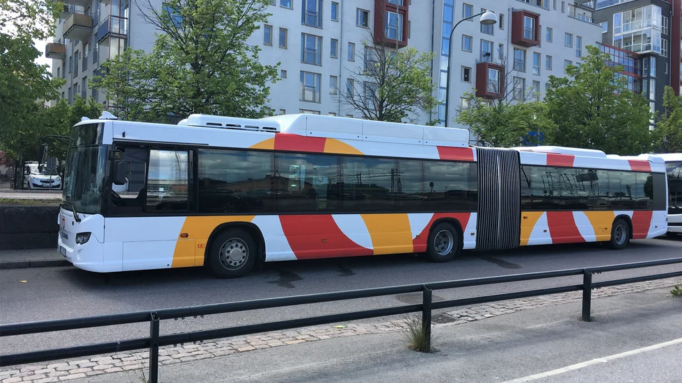Dagens debattörer gläds över ett nytt system för skattereduktion istället för reseavdrag. Att åka kollektivt kommer att lösa sig mer.