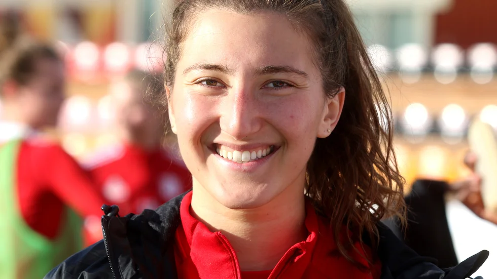 Hanna Kerner kommer från New Jersey men har bott och spelat fotboll i Europa sedan 2020. Nu har 25-åringen kommit till Sverige och Piteå.