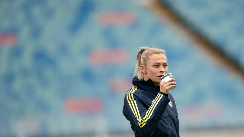 Fridolina Rolfö är en av dem som uppvisat symptom inför tisdagens VM-kvalmatch mot Irland. Arkivbild.