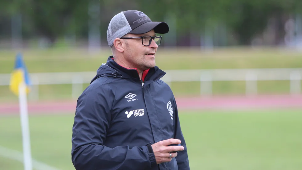 Patrik "Parre" Karlsson, tränare KSK fotboll, är revanschsugen och hoppas på tre poäng när KSK tar emot Eskilstuna Babylon på Backavallen.