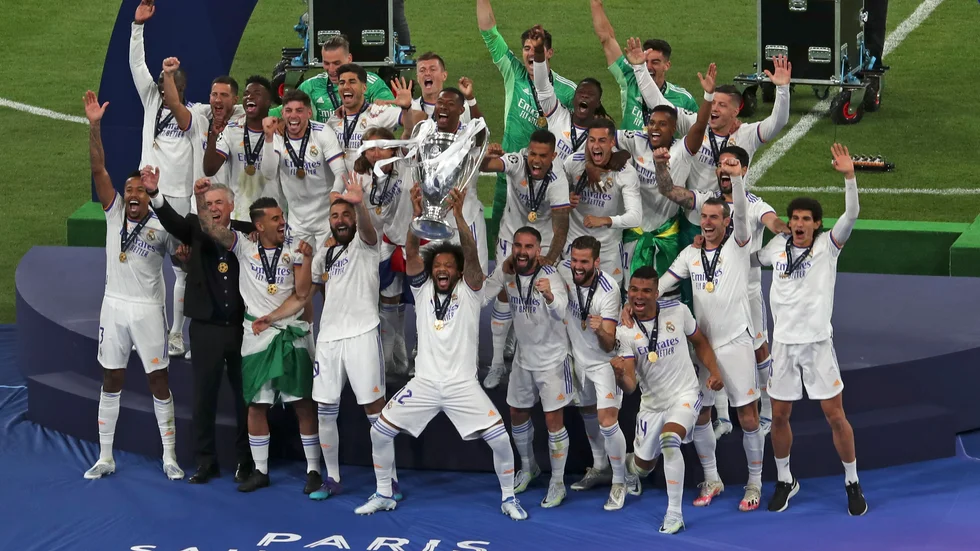 Real Madrid lyfter Champions League-bucklan.