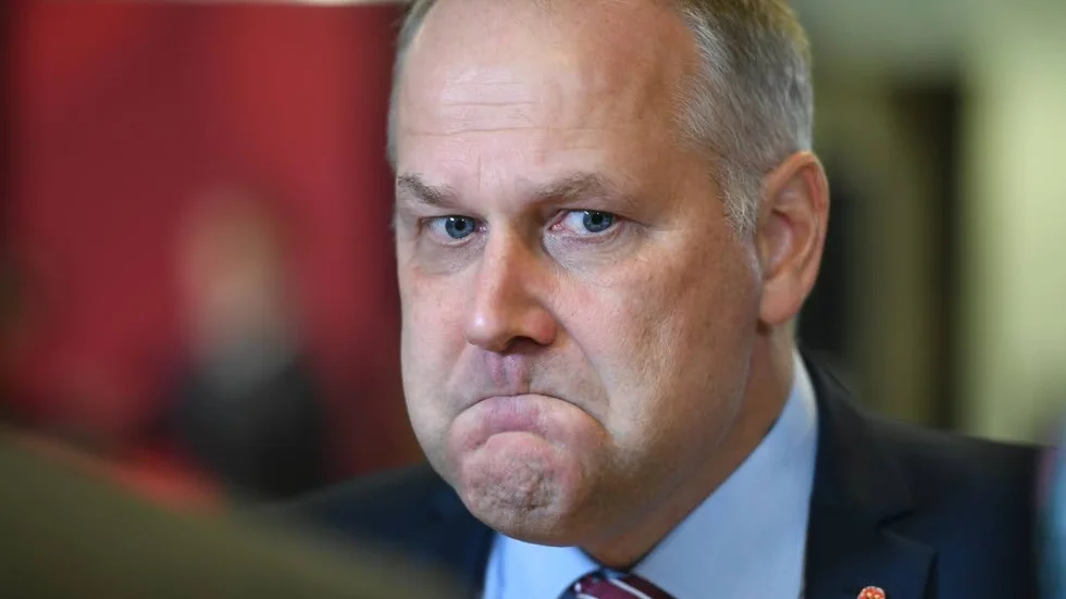 Vänsterledaren Jonas Sjöstedt är missnöjd.