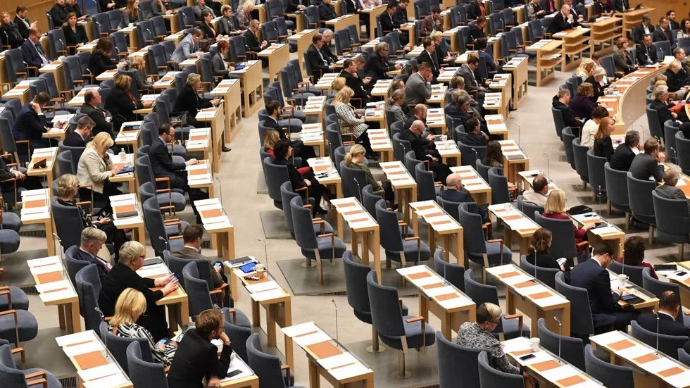 Politiker, som de här i riksdagen, har haft olika sorters yrken innan de blev valda i ett val.