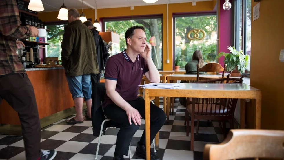 Systemfel. "Det är ett system som är riggat till landsbygdens nackdel" säger Mats Jonsson som i sitt nya seriealbum frågar sig vart det svenska välståndet tar vägen?