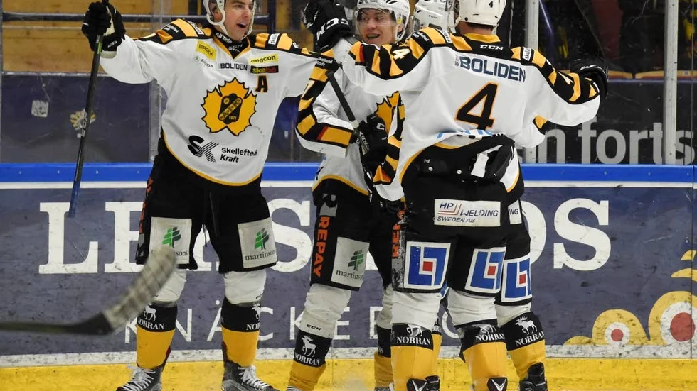 BRÅK. Bråk mellan Skellefteås och Modos fans uppstod när lagen möttes i Piteå.