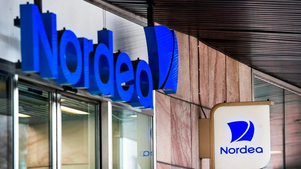 Nordea. Nu har banken öppet mellan 10-13 för drop in.
