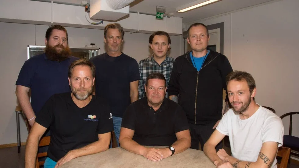 Män i förskolan. Bakre raden: Tobias Skogsberg, Göran Norman, Anton Hedkvist och Jon Elfving. Främre raden: Urban Eriksson, Fredrik Larsson och Simon Andersson.