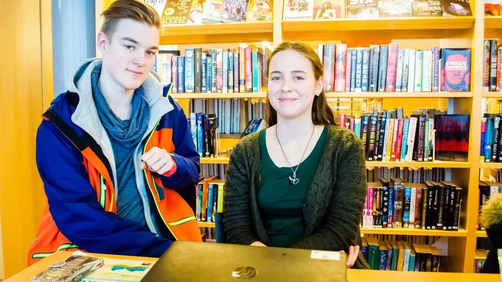 Lumpen. Simon Edin tror inte på idén med allmän värnplikt, men Maiara Karlsson är lite mer positiv.