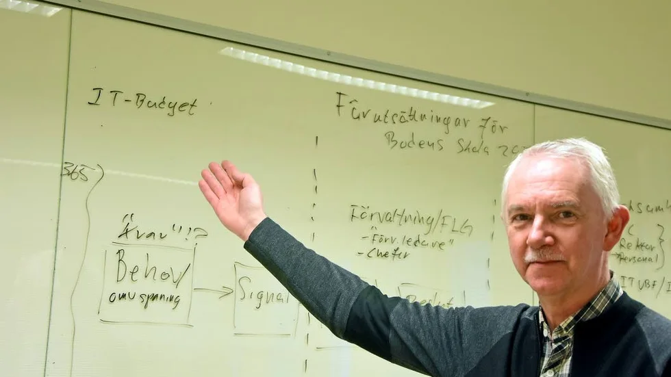 BEHÖVS PENGAR. Stefan Svanberg, IT-ansvarig på utbildningsförvaltningen, säger att de behöver pengar till digitaliseringan av hela skolan.