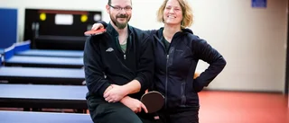 De trotsar sjukdomen – med bordtennis