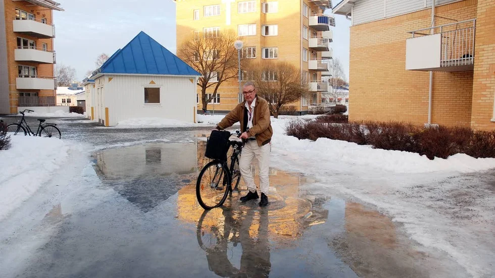 Genesarets sjö. Så kallar  Hans Nilsén den stora vattensaming som uppstår varje år kring äldreboendet Sturegården.