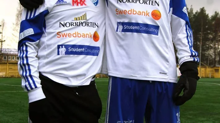 Talangerna. Emil Henriksson (t.v) och kompisen och landslagskamraten Casper Engman. Båda är fostrade i Råneå, men lirar i IFK Luleå inför kommande säsong.