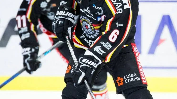 Jenni Hiirikoski.
