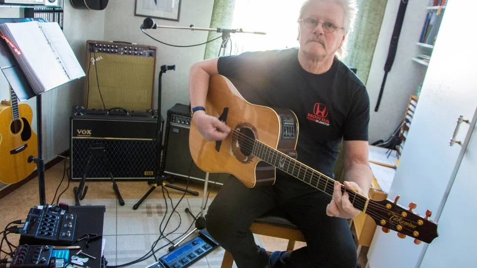 BESVIKEN. Luleåtrubaduren Kenth Åbergh, 72 år, har inte fått betalt för sin julkonsert, som gjordes på uppdrag av Luleå kommun.